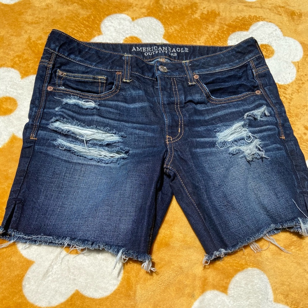 american eagle high-wasted shorts🫐